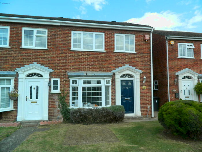 3 Bedroom End Of Terrace House To Rent In Cardinals Walk, Taplow, Berkshire, SL6