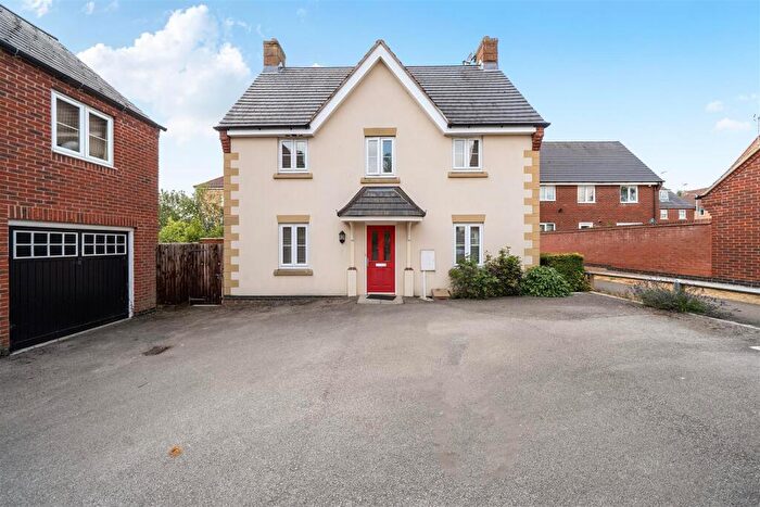 3 Bedroom Semi-Detached House For Sale In Water Lane, Towcester, NN12