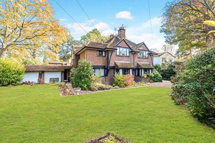 6 Bedroom Detached House For Sale In South Woking, GU22