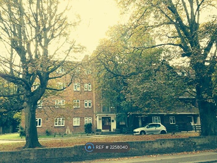 2 Bedroom Flat To Rent In Perry Vale, London, SE23