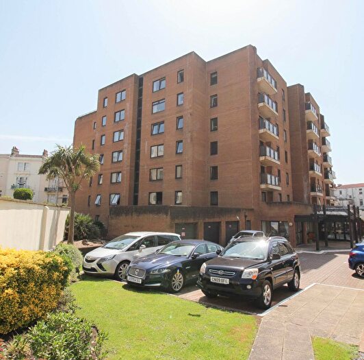 1 Bedroom Flat For Sale In Madeira Court**Sea Front Location**Sea View**Beautifully Presented**, BS23