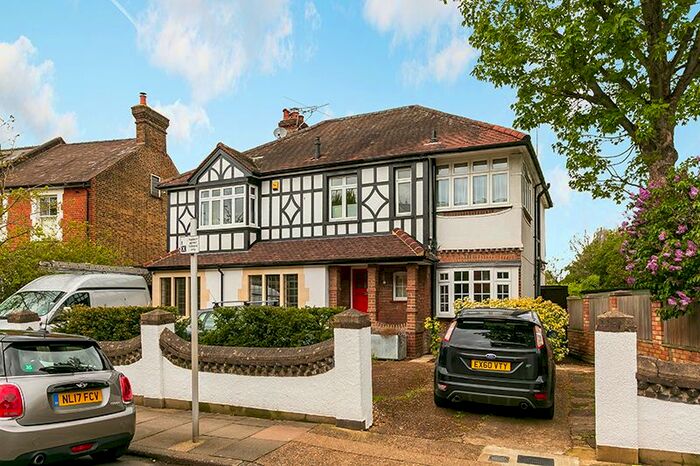 1 Bedroom Flat To Rent In Station Road, Kingston Upon Thames, KT1