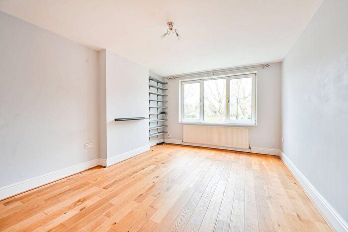 2 Bedroom Flat To Rent In Barrowgate House, Chiswick, London, W4