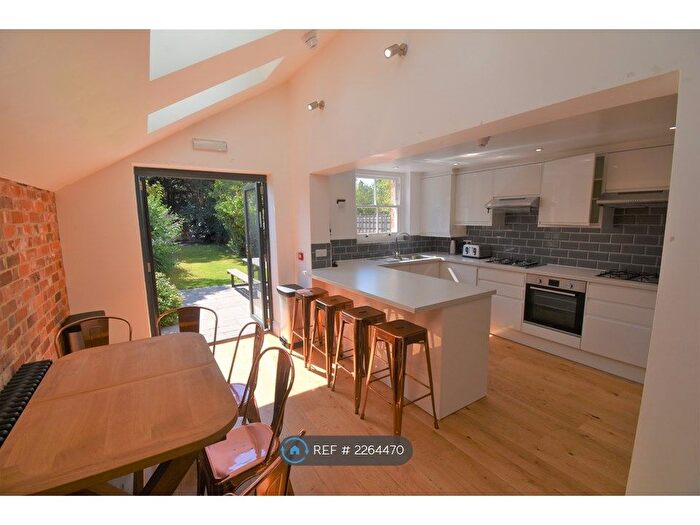 6 Bedroom Terraced House To Rent In Donnington Road, Reading, RG1