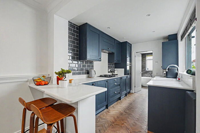 3 Bedroom Terraced House For Sale In Hallford Way, West Dartford, DA1