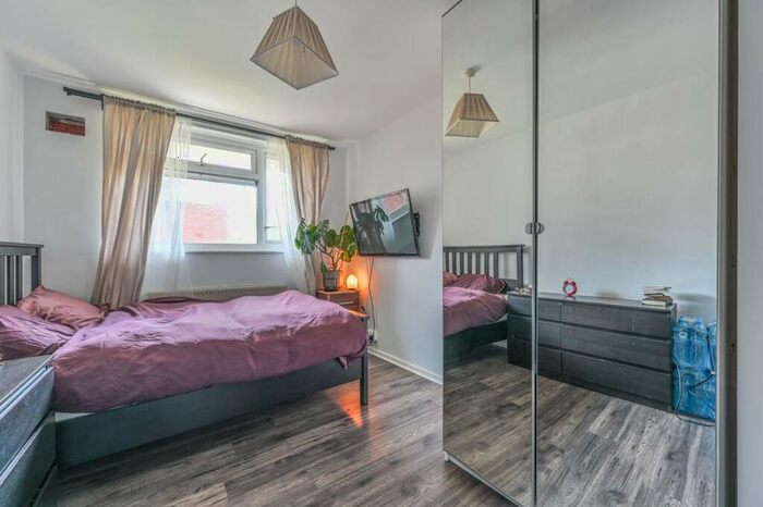 1 Bedroom Flat For Sale In Newburn Street, Kennington, London, SE11