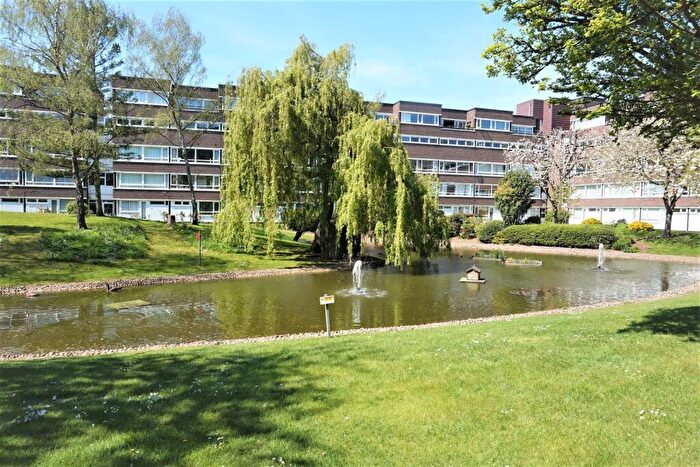 2 Bedroom Flat For Sale In Fair Acres, Bromley, BR2