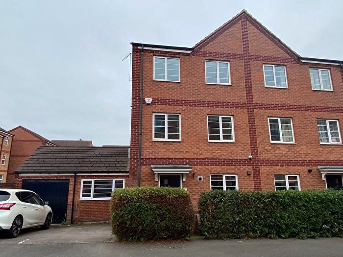 4 Bedroom Semi-Detached House For Sale In Newport Pagnell Road, Wootton, NN4