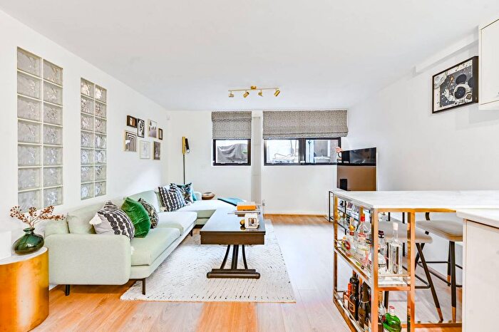 3 Bedroom Flat For Sale In Rampayne Street, Pimlico, London, SW1V