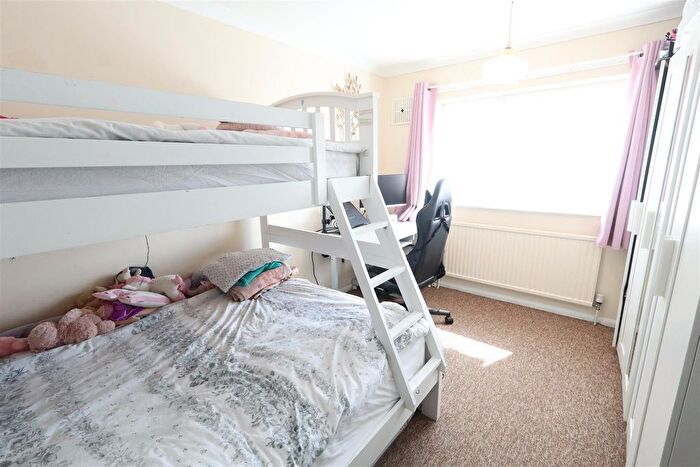 2 Bedroom End Of Terrace House To Rent In Cotesmore Road, Hemel Hempstead, HP1