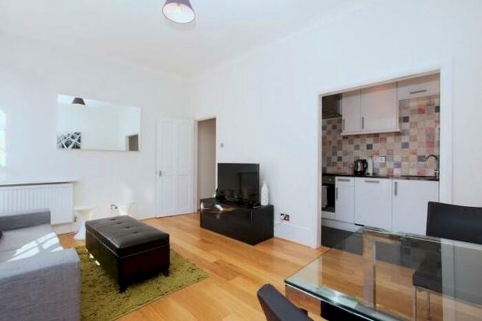 1 Bedroom Apartment To Rent In Park Road, Marylebone, London, NW1