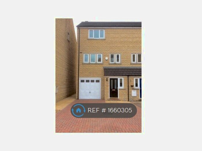 2 Bedroom Semi-Detached House To Rent In Holmefield Gardens, Barrowford, BB9