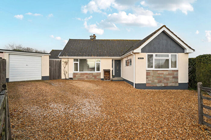 4 Bedroom Bungalow For Sale In Romsey Road, Whiteparish, Salisbury, Wiltshire, SP5