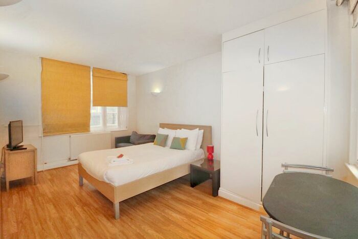 Studio To Rent In Abbott's Chambers, Bishopsgate, London, EC2M