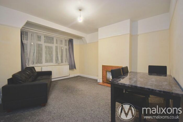 4 Bedroom Terraced House To Rent In Otterburn Street, London, SW17