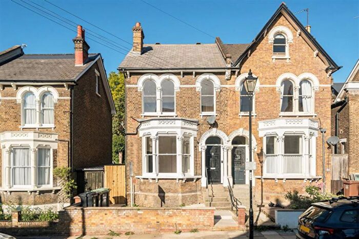 3 Bedroom Flat For Sale In Embleton Road, Ladywell, SE13