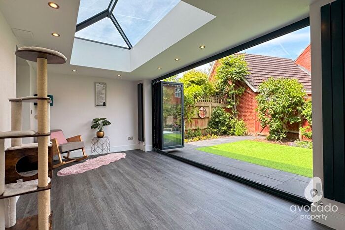 4 Bedroom Detached House For Sale In Flagstaff Square, Thatcham, RG19