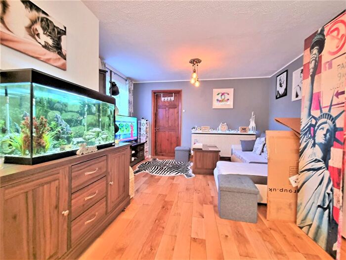 1 Bedroom Terraced House For Sale In Bensham Lane, Croydon, CR0