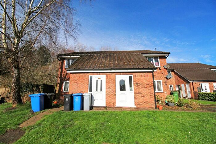 2 Bedroom Flat For Sale In Tulip Close, Sale, M33