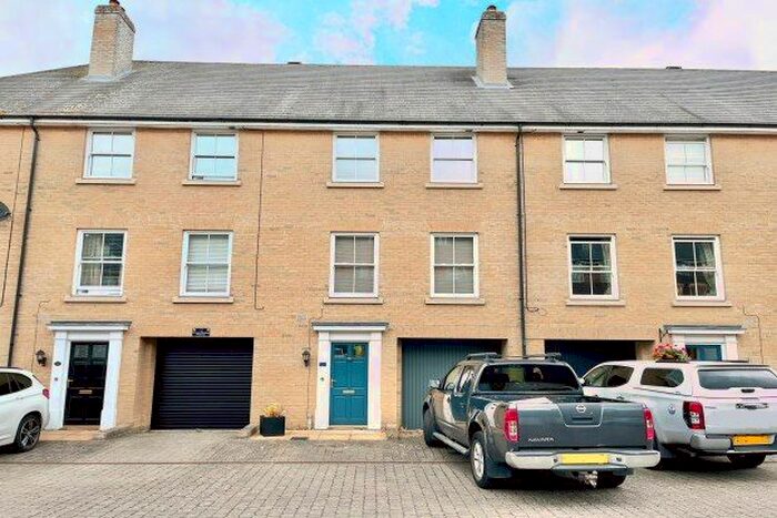 4 Bedroom Town House To Rent In Qwysson Avenue, Bury St. Edmunds, IP33