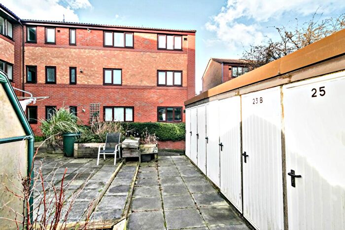 2 Bedroom Apartment To Rent In Greenway Road, Tranmere, CH42