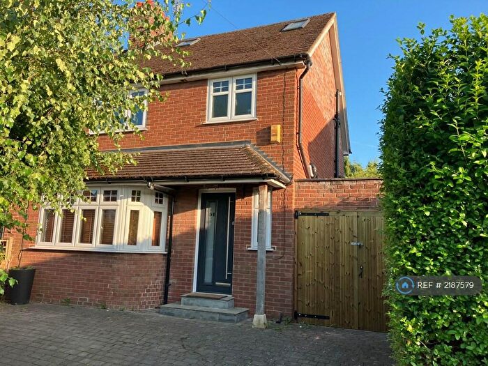 4 Bedroom Semi-Detached House To Rent In Chandos Road, Newbury, RG14