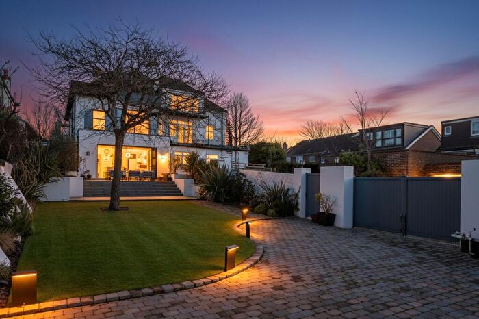 5 Bedroom Semi Detached House For Sale In Dyke Road, Hove, BN3