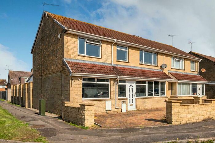 5 Bedroom Semi-Detached House To Rent In Nythe, Swindon, SN3