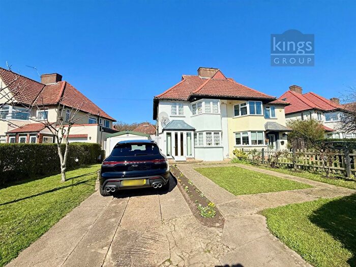 3 Bedroom Property For Sale In Ropers Avenue, London, E4