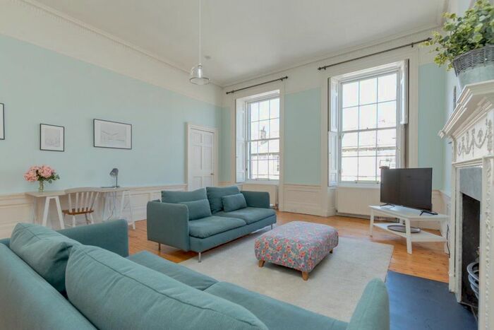 2 Bedroom Flat To Rent In Albany Street, New Town, Edinburgh, EH1