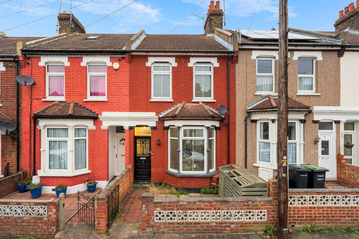 3 Bedroom Terraced House To Rent In Bartlett Road, Gravesend, DA11