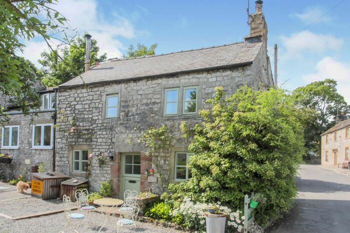 2 Bedroom Cottage For Sale In Main Road, Taddington, Buxton SK17