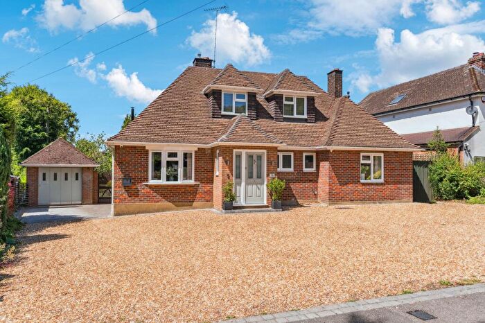 4 Bedroom Detached House For Sale In Tring Road, Dunstable, LU6
