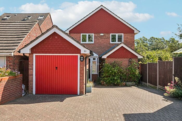 4 Bedroom Detached House For Sale In Greenside Drive, Hitchin, Hertfordshire, SG5