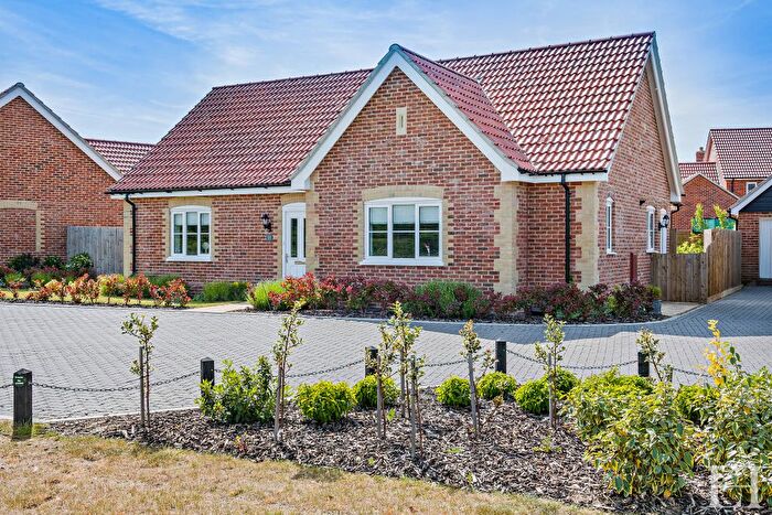 3 Bedroom Detached Bungalow For Sale In Mistley, Manningtree, CO11