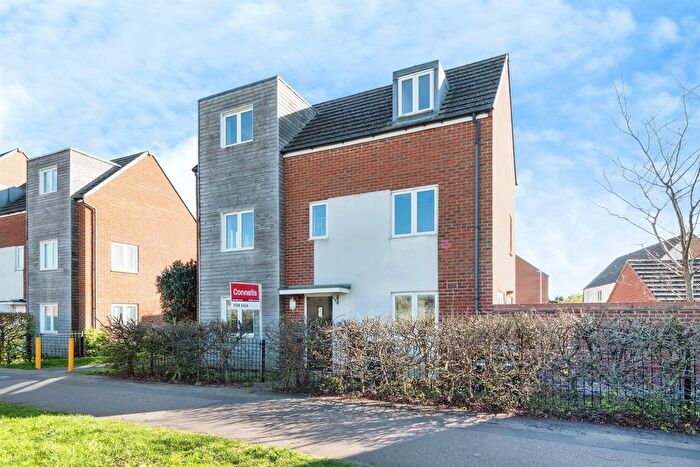 4 Bedroom Detached House For Sale In Newport Road, Broughton, Milton Keynes, MK10