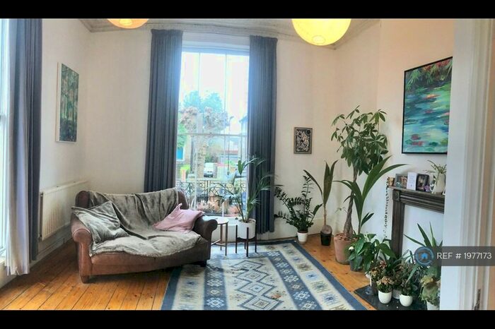 2 Bedroom Flat To Rent In Stamford Grove West, London, N16