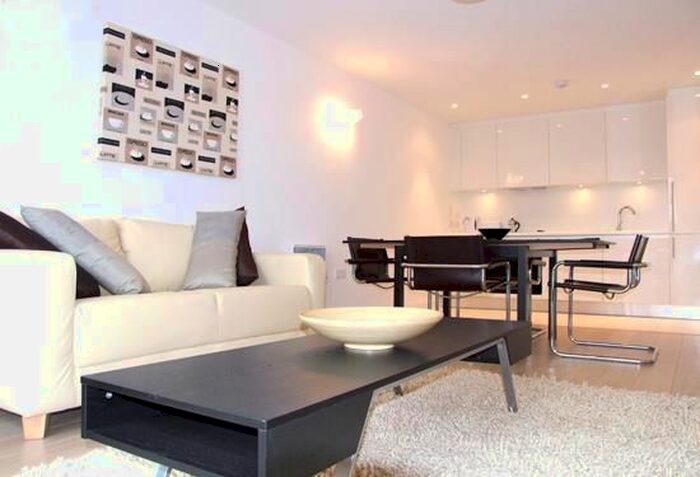 1 Bedroom Flat To Rent In Chadwell Lane, London, N8