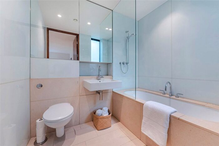 2 Bedroom Flat To Rent In Oval Road, London, NW1