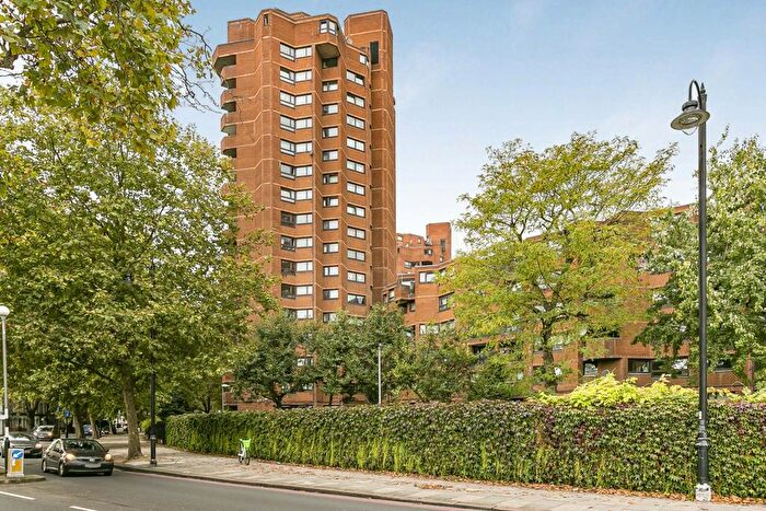 3 Bedroom Apartment For Sale In Blantyre Walk, Worlds End Estate, London, SW10