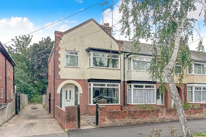 3 Bedroom End Terrace House For Sale In Barrington Avenue, Hull, HU5