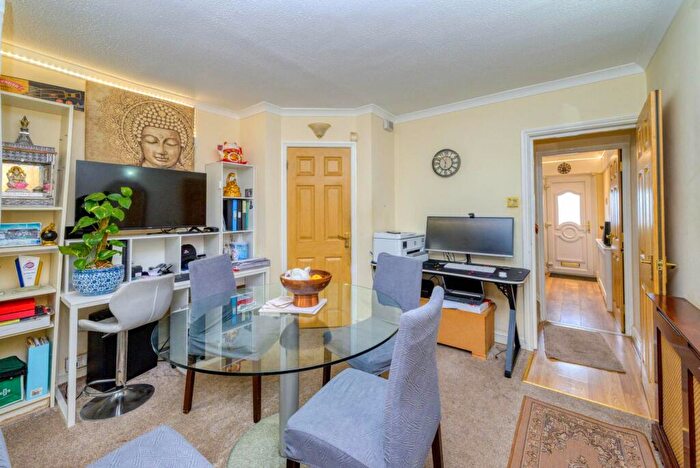 3 Bedroom Terraced House For Sale In Highgrove Terrace, Reading, RG1
