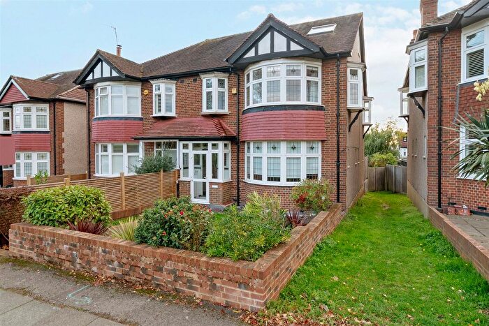 5 Bedroom Semi-Detached House For Sale In Parkway, London, SW20