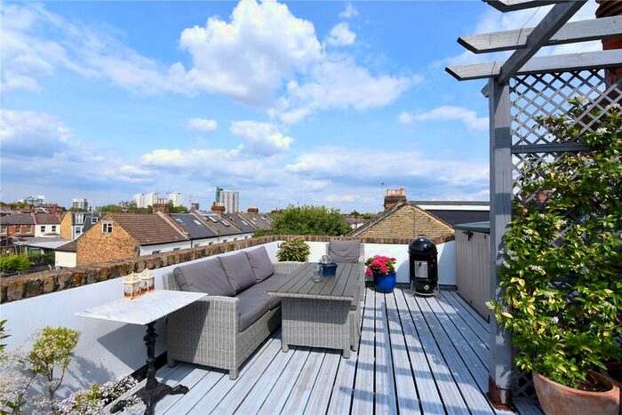3 Bedroom Maisonette To Rent In Merton Road, London, SW18