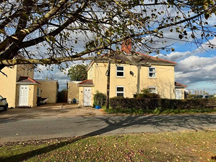 3 Bedroom Semi-Detached House For Sale In Marsh Road, Burnham-On-Crouch, CM0