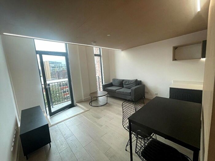 2 Bedroom Duplex To Rent In Sky Garden, Spinners Way, Manchester, Greater Manchester, M15