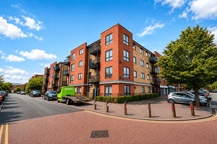2 Bedroom Flat For Sale In Hirst Crescent, Wembley, Middlesex, HA9