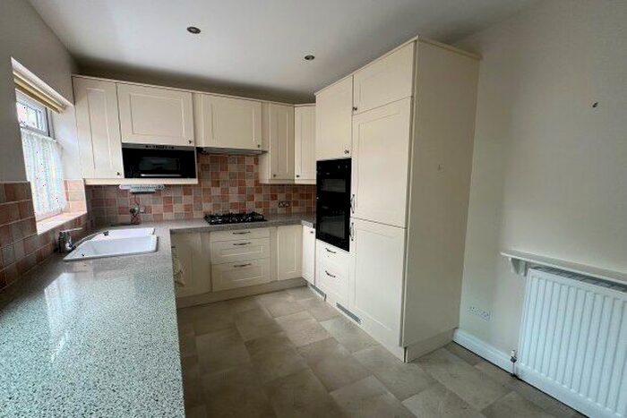 2 Bedroom Property To Rent In Harewood Avenue, Normanton, WF6