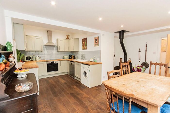 4 Bedroom Semi-Detached Bungalow For Sale In Bodiam, Robertsbridge, TN32