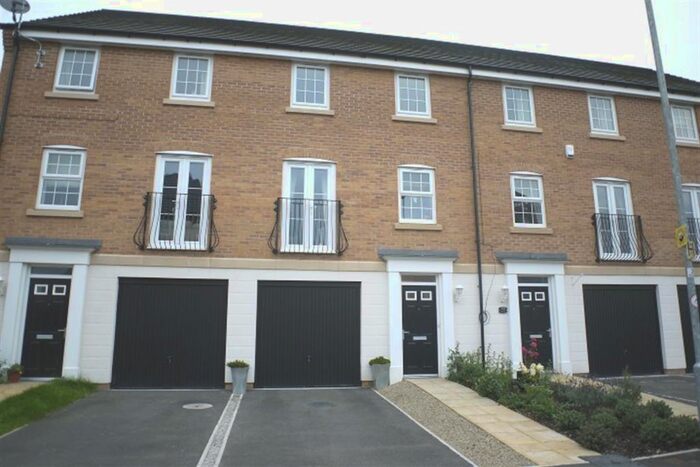 3 Bedroom Terraced House To Rent In Henry Grove, Pudsey, LS28